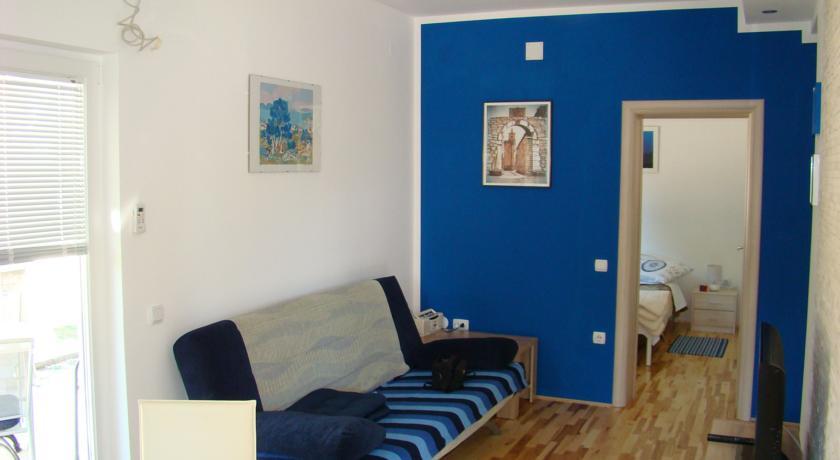 Apartments Pinus Pirovac Rom bilde
