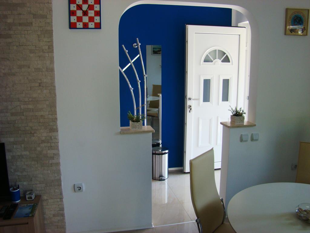 Apartments Pinus Pirovac Rom bilde