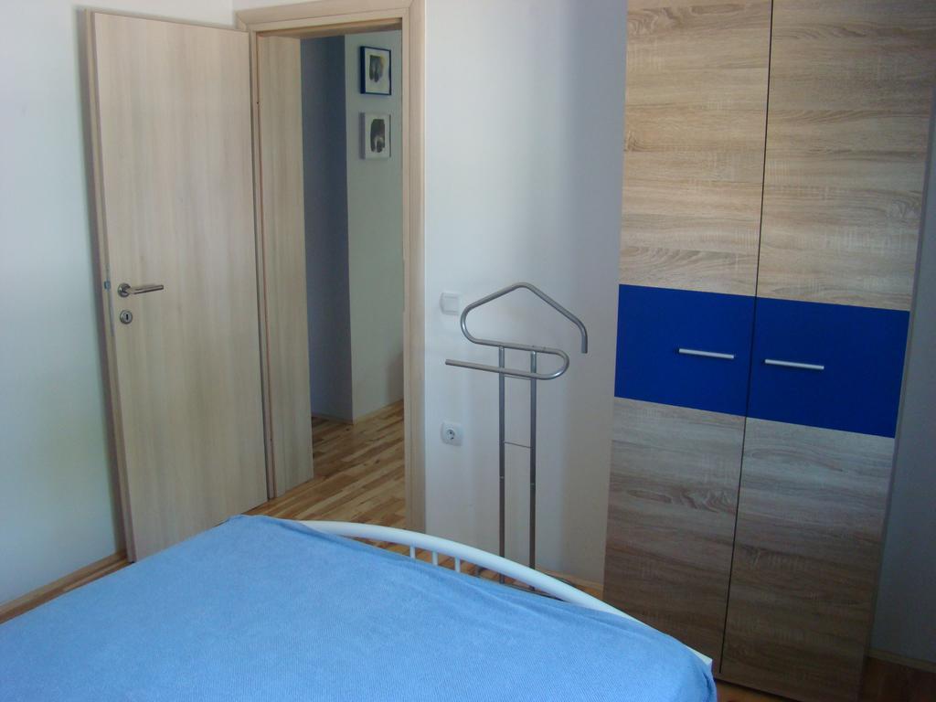 Apartments Pinus Pirovac Rom bilde