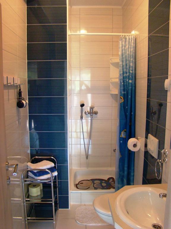Apartments Pinus Pirovac Rom bilde