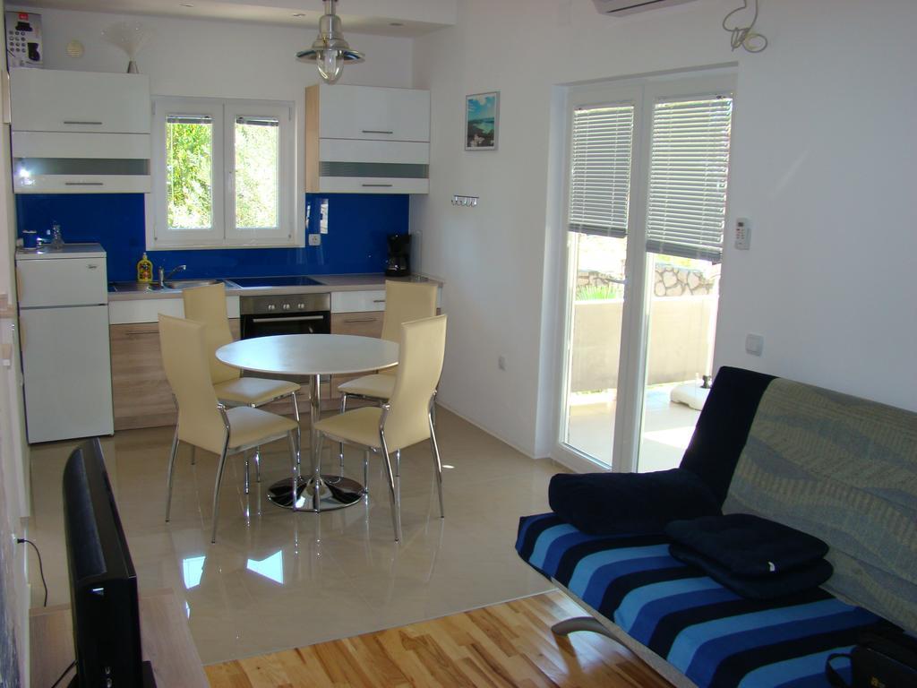 Apartments Pinus Pirovac Rom bilde