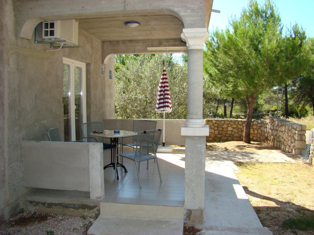 Apartments Pinus Pirovac Rom bilde